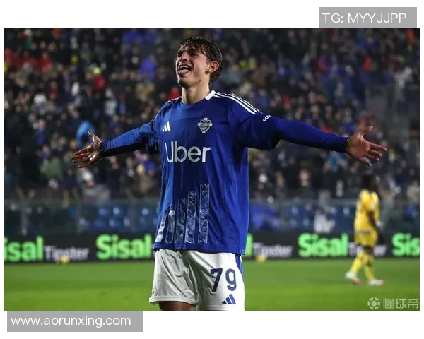 绿茵新星尼科帕斯：谁能摘下这颗闪耀的皇冠？皇马、巴萨、曼城，豪门齐聚，争夺未来之星！