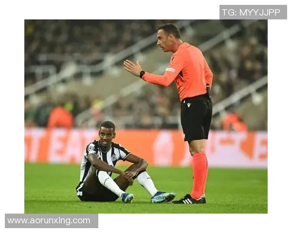 桑德兰球迷调侃纽卡罢训队友笑崩!绿茵场外的“战火”比比赛还精彩? 桑德兰球迷调侃纽卡罢训队友笑崩!绿茵场外的“战火”比比赛还精彩?