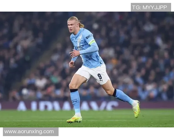 哈兰德英超赛场着装风格引发广泛热议:不止是进球机器,更是时尚先锋? 哈兰德英超赛场着装风格引发广泛热议:不止是进球机器,更是时尚先锋?